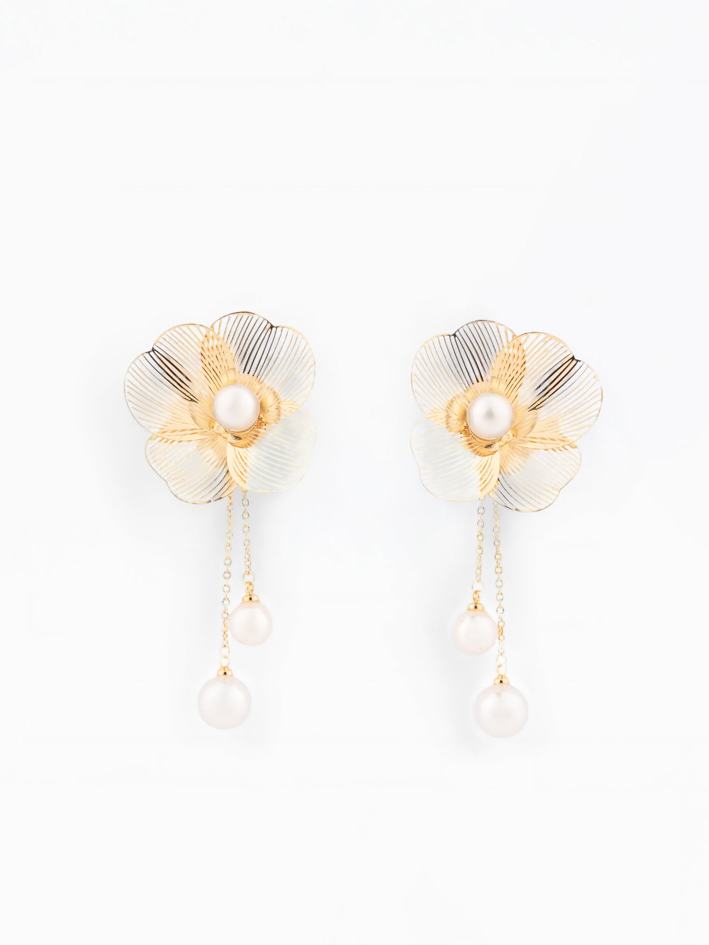 Liza Flower Pearl Earrings – MICHELLE MCDOWELL